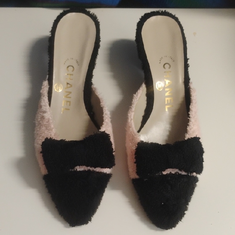 CHANEL Black and Pink Mules with Fuzzy Bow